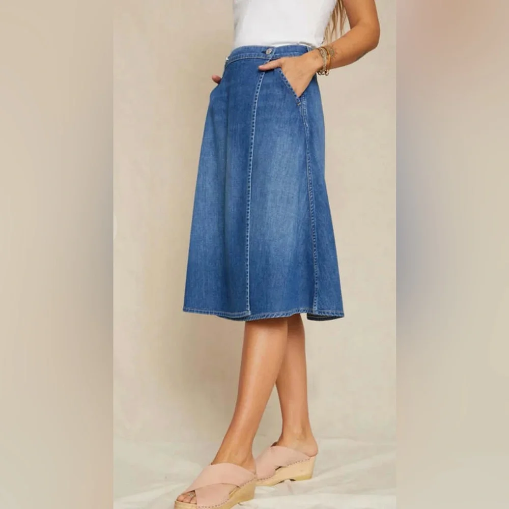 NWOT AMO the Marie Wrap Skirt Denim Midi in Wistful Wash. Size Small